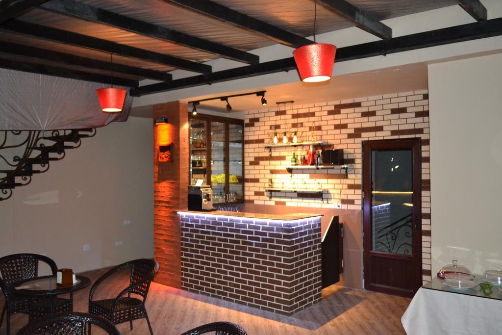 Hotel Elite House Batumi Bagian luar foto
