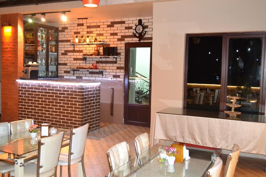 Hotel Elite House Batumi Bagian luar foto