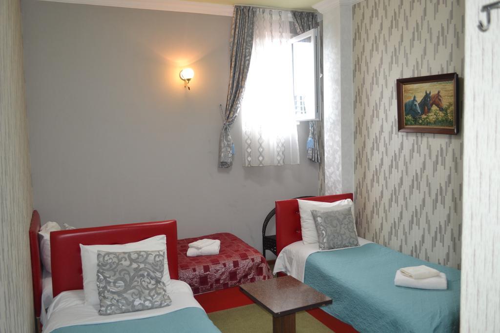 Hotel Elite House Batumi Bagian luar foto