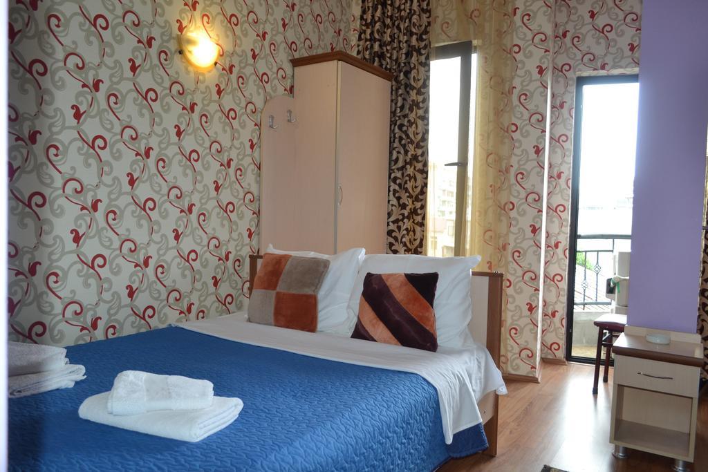Hotel Elite House Batumi Bagian luar foto