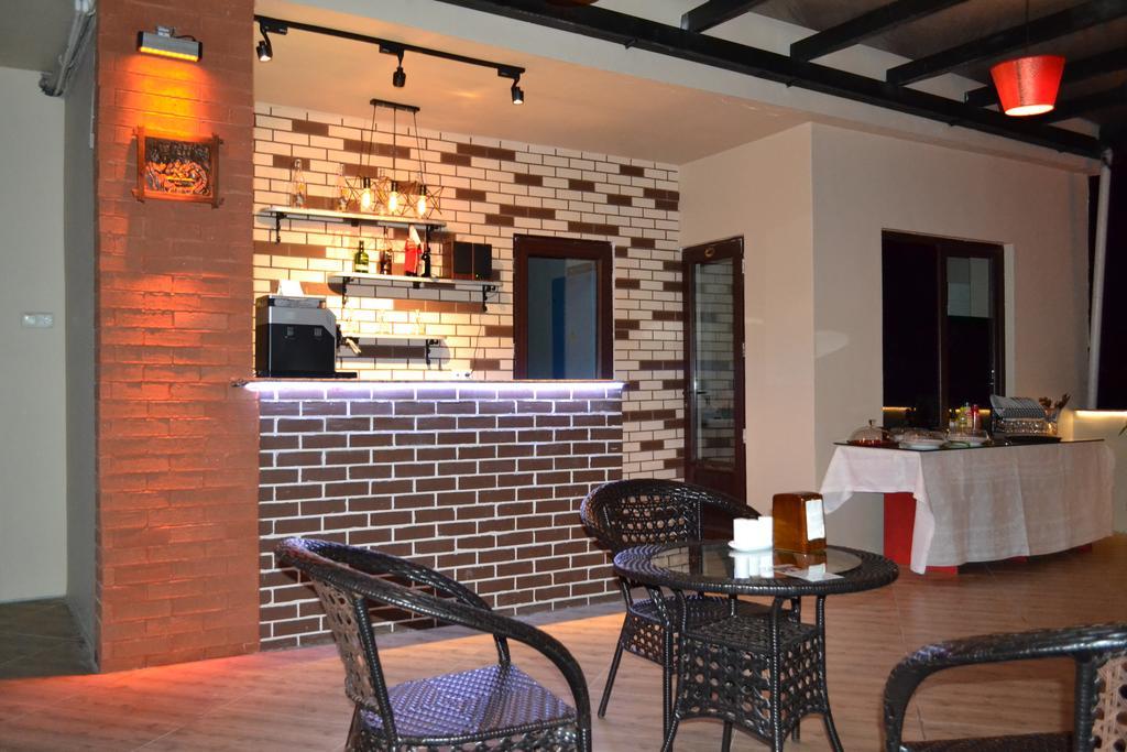 Hotel Elite House Batumi Bagian luar foto
